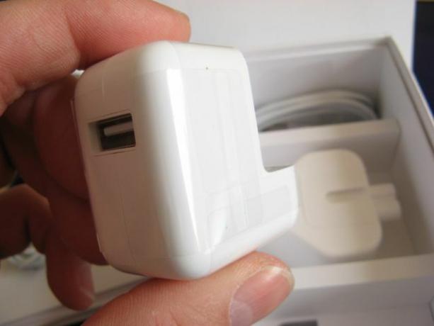 Comment charger un téléphone avec un adaptateur d'alimentation plus rapide