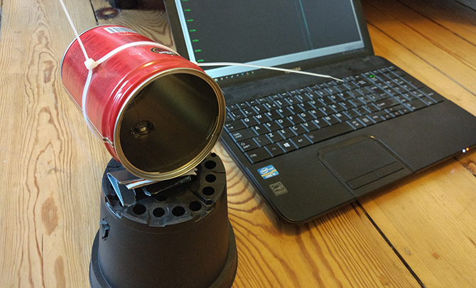 Comment faire une antenne Wi-Fi avec une canette Pringles peut mettre des zipties en pot 670