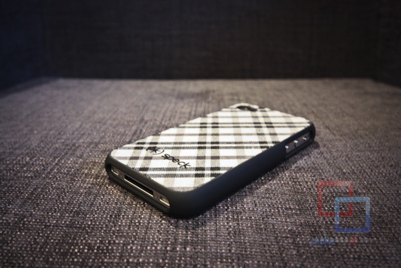 MakeUseOf Review & Giveaway: Coque iPhone 4 ajustée par copie Speck IMG 2156