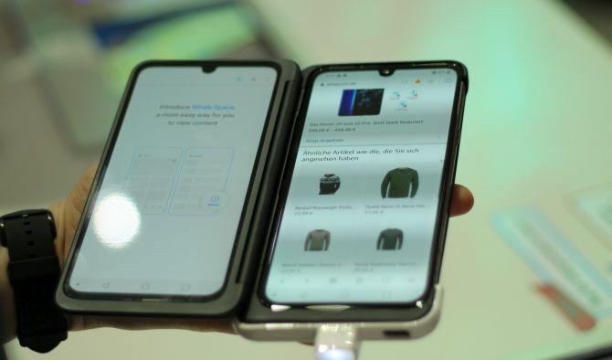 Ceci est une image d'un téléphone pliable déployé