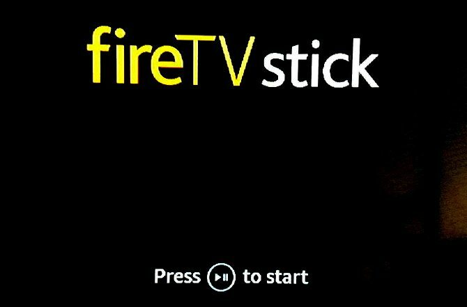 Écran de démarrage pour configurer Amazon Fire TV Stick après le couplage de la télécommande