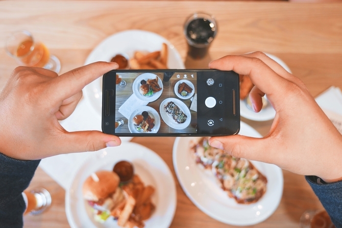 prendre une photo de repas avec smartphone