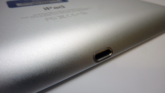 sell-ipad-back-lightning-port