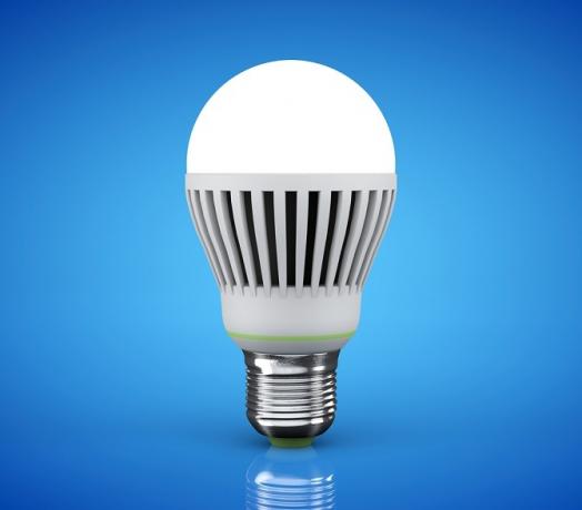 Ampoule LED sur fond bleu