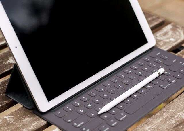 iPad Pro avec clavier et stylet