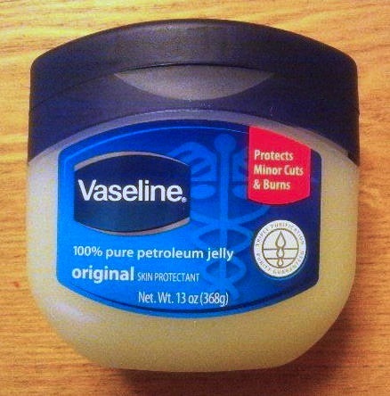 10 choses bon marché à emporter dans votre boîte à outils technologique Vaseline