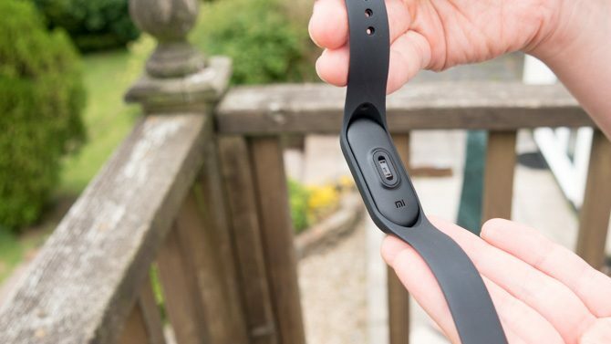 Mi Band 3: N'achetez pas un Fitbit jusqu'à ce que vous ayez vu ce capteur de fréquence cardiaque mi band 3 670x377