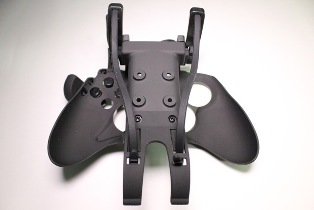 Avenger Elite Defcon F4 Review and Giveaway avenger elite defcon f4 xbox controller review 5