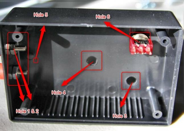 Zap vous-même plus intelligemment avec ce stimulateur de cerveau DIY tDCS photo d'une boîte avec des trous de forage