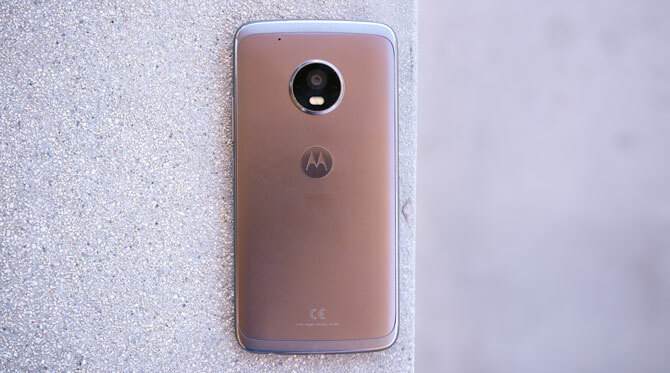 Moto G5 Plus Review: Téléphone milieu de gamme solide moto 2