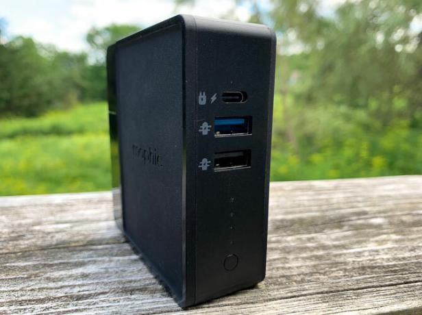 Ports du Mophie Powerstation Hub par l'avant