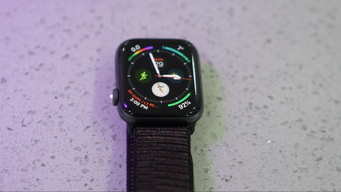 Apple Watch Series 4: le roi incontesté des Smartwatches Front 670