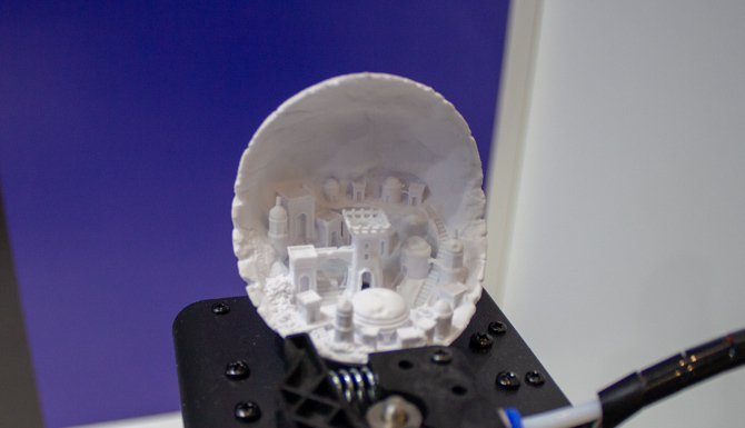 Impression 3D à l'IFA 2018: monopole abordable pour l'impression en couleur et les points forts de l'éducation close up print ifa2018