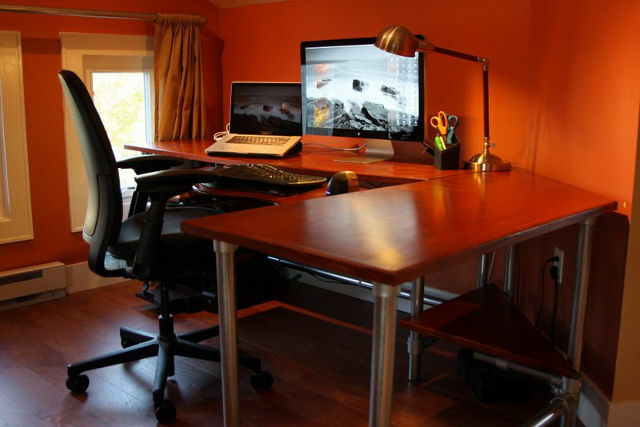 bricolage-bureau-menuiserie-ergonomique-bureau-informatique