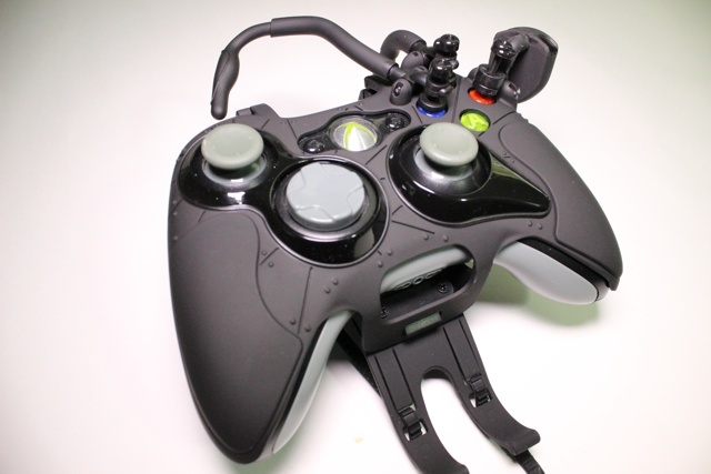 Avenger Elite Defcon F4 Review and Giveaway avenger elite defcon f4 xbox controller review 7