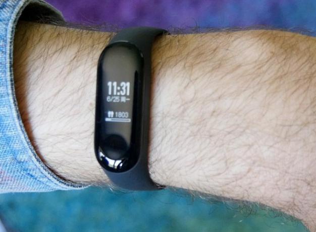 Mi Band 3: N'achetez pas un Fitbit jusqu'à ce que vous ayez vu ce mi band 3 au cadran 670x492