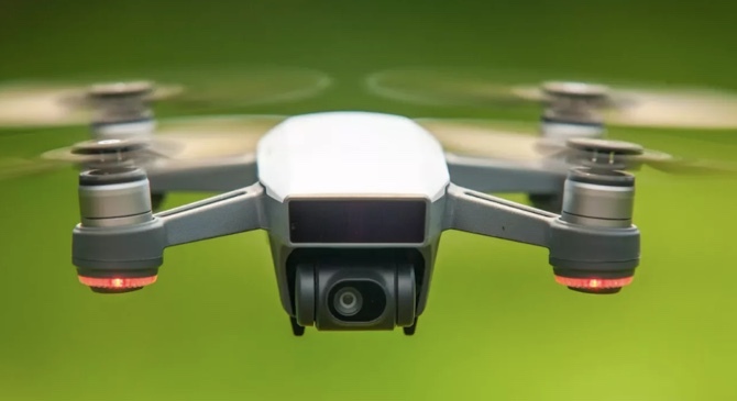 Nous offrons une étincelle DJI! DJI Spark