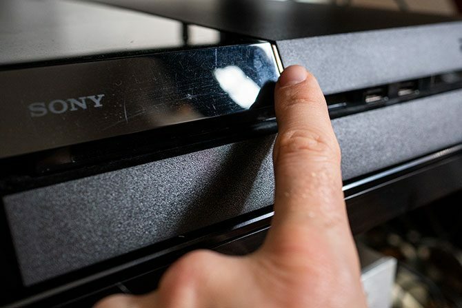 Maintenez la puissance de la PS4