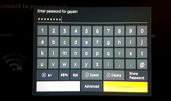 Configuration d'Amazon Fire TV Stick: comment taper un mot de passe Wi-Fi