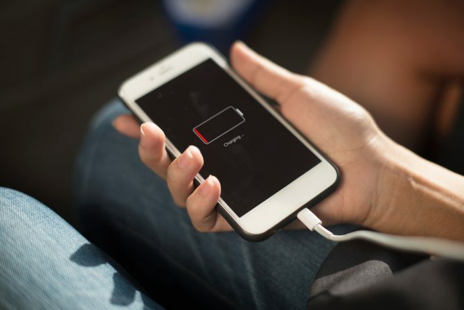 Charge de téléphone éteinte branchée