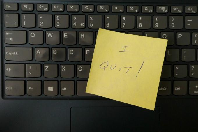 J'ai arrêté écrit sur un post-it collé sur un clavier