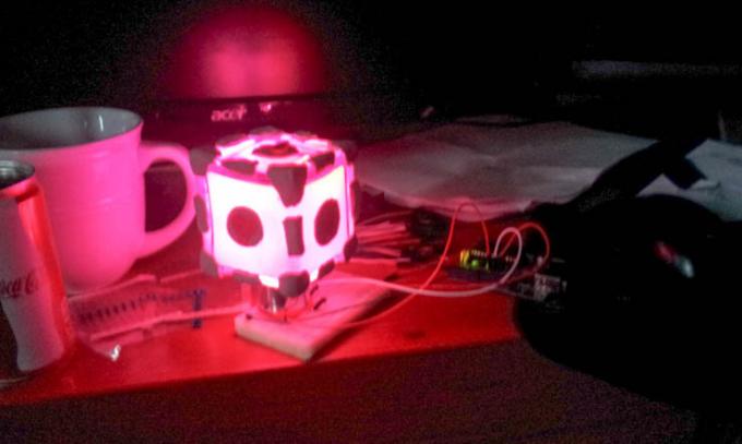 Comment construire une lampe d'humeur de cube compagnon (pour les débutants Arduino absolus) tourbillon de couleur de cube compagnon bricolage