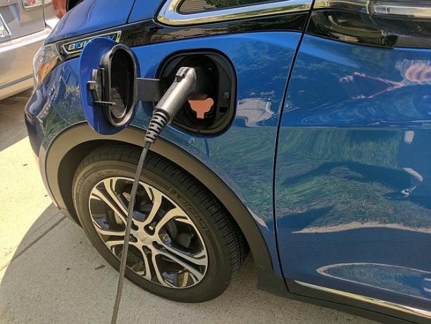 Chevy Bolt EV Hands-On: Apparemment, les voitures électriques ne sucent plus Bolt EV4