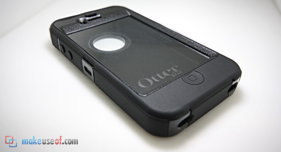 Giveaway: iPhone 4 Defender (+ étuis de transport par Otterbox) defender3