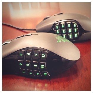 Razer Naga, Logitech G600 MMO Gaming Mice Review et Giveaway Razer Naga Logitech G600 Gaming Mouse Review