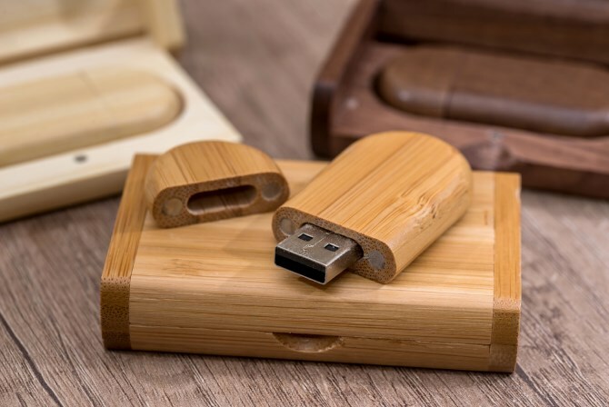 Couvercle de lecteur USB en bois