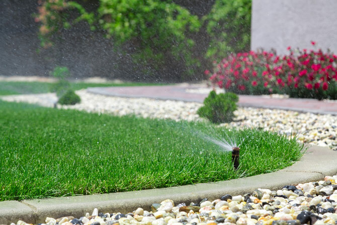 arroseur d'eau de pelouse